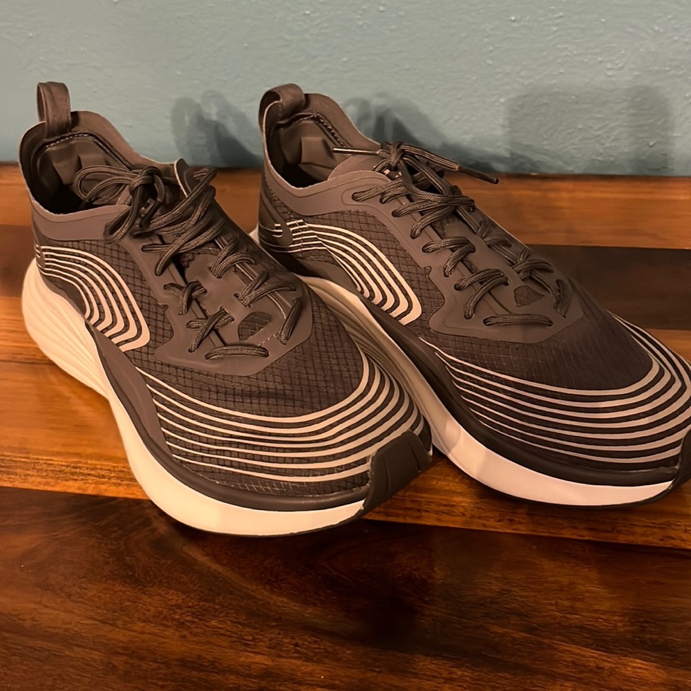 COPY - NWOB Womens Streamline APL size 7.5.  NEW